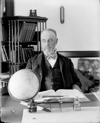 1877 american astronomer asaph hall discovered phobos the larger 08 18