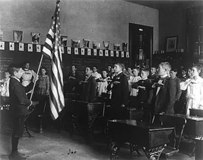 1892 the pledge of allegiance is first recited by students in man 10 12
