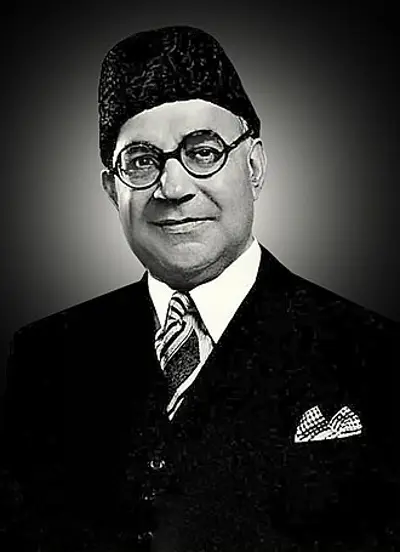 The first Prime Minister of Pakistan, Liaquat Ali Khan, is assassinated in Rawalpindi.