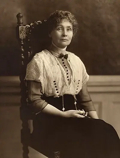 1903 emmeline pankhurst pictured founded the womens social and 10 10