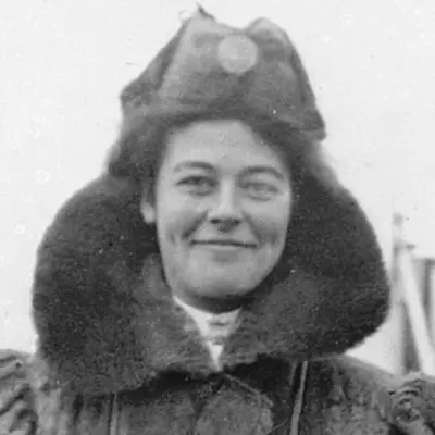 1909 alice huyler ramsey and three friends become the first women 08 07