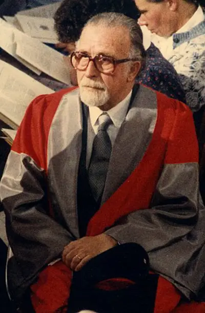 1919 manolis andronikos greek archaeologist and academic died 1 10 23