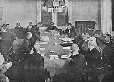 1920 the latviansoviet peace treaty which relinquished russias 08 11