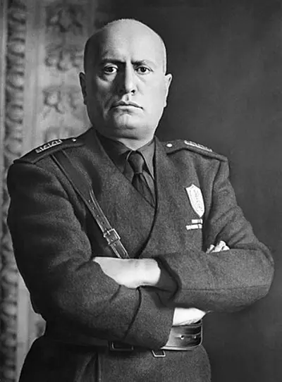 1922 italian fascists led by benito mussolini march on rome and t 10 28