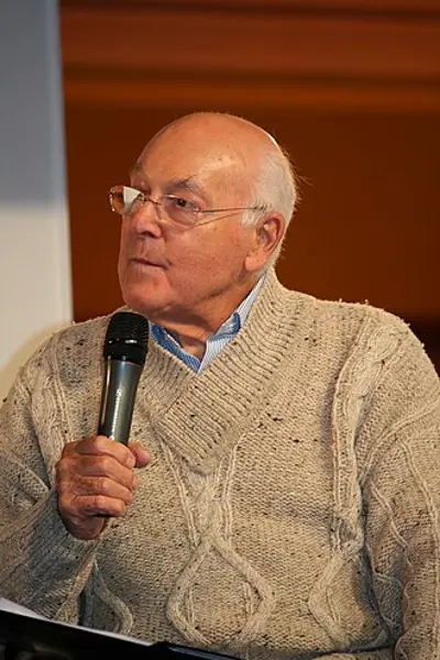1923 murray walker english journalist and sportscaster died 202 10 10