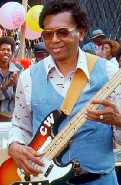 Calvin "Fuzz" Jones, American singer and bass player (died 2010)