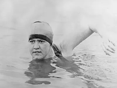 Gertrude Ederle becomes the first woman to swim across the English Channel.
