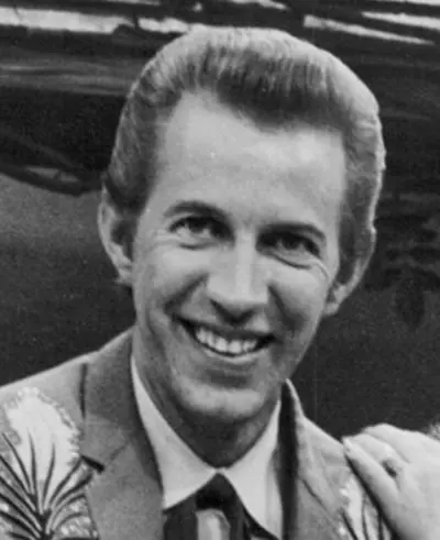 1927 porter wagoner american singer songwriter and guitarist di 08 12