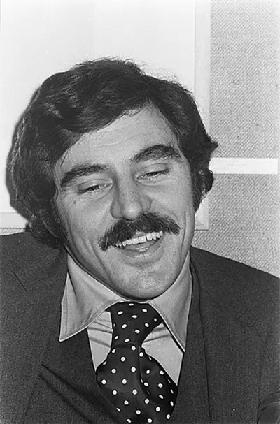 1931 anthony newley english singer and actor died 1999 09 24