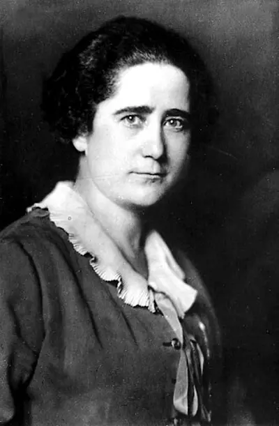 1931 clara campoamor persuades the constituent cortes to enfranch 10 01
