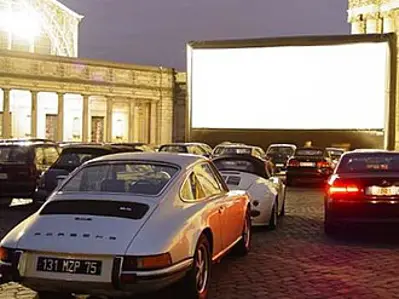 1933 the first drive in theater opens in camden new jersey
