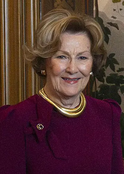 1937 queen sonja of norway 07 04