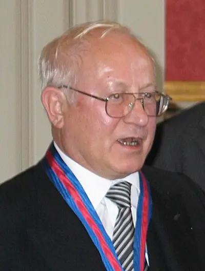 1938 oleg gordievsky russian intelligence officer and author di 10 10