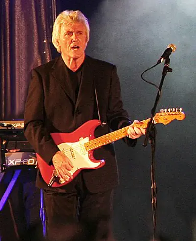 1941 bruce welch english singer songwriter guitarist and produ 11 02