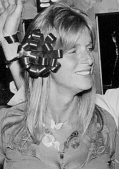 1941 linda mccartney american singer photographer and activist 09 24
