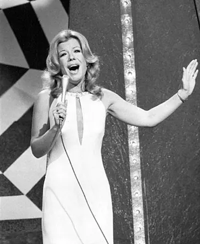 1941 vikki carr american singer and actress 07 19