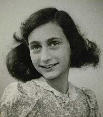 1942 anne frank receives a diary for her thirteenth birthday