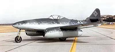 1942 the germans test fly the messerschmitt me 262 using its jet 07 18