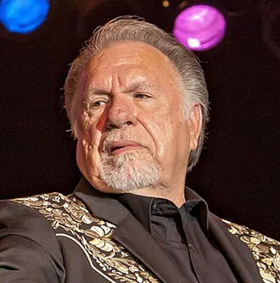 1943 gene watson american singer songwriter and producer 10 11