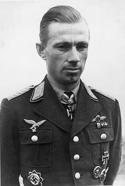 1944 helmut lent german colonel and pilot born 1918 10 07