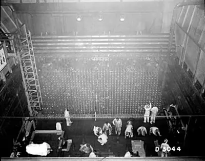 1944 the b reactor at the hanford site in the u.s