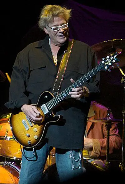 1945 leslie west american singer songwriter and guitarist died 10 22