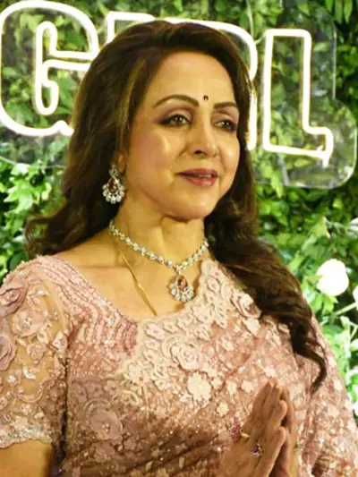 1948 hema malini indian actress director producer and politic 10 16