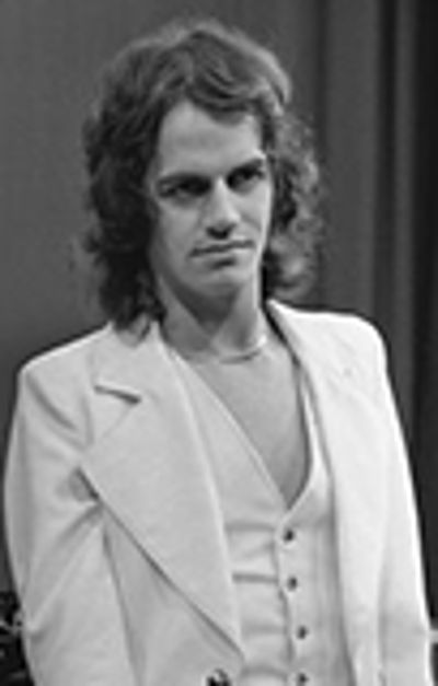 1949 jim lea english singer songwriter bass player and produce 06 14