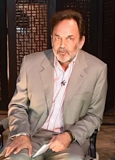 1949 prannoy roy indian journalist economist and broadcaster 10 15