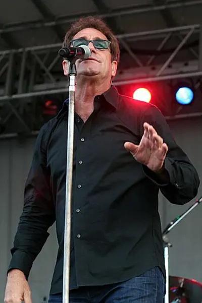 1950 huey lewis american singer songwriter and actor 07 05
