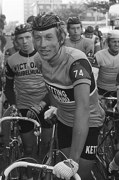 1951 aad van den hoek dutch cyclist 10 14