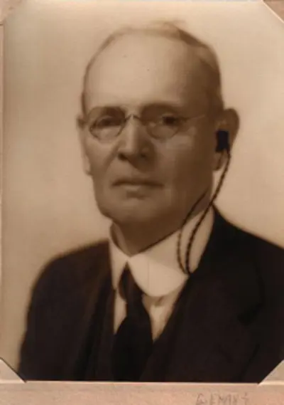 Robert Grant Aitken, American astronomer (born 1864)