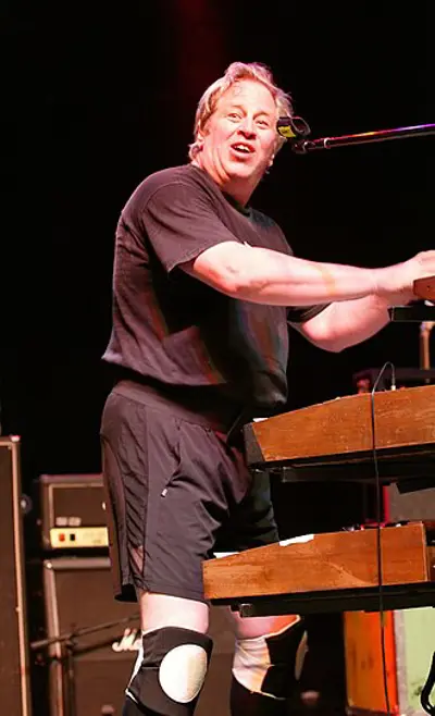 1952 bob casale american musician member of devo died 2014 07 14