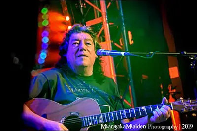 1952 dennis stratton english singer songwriter and guitarist 10 09