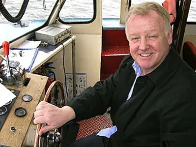1953 les dennis english comedian and actor 10 12