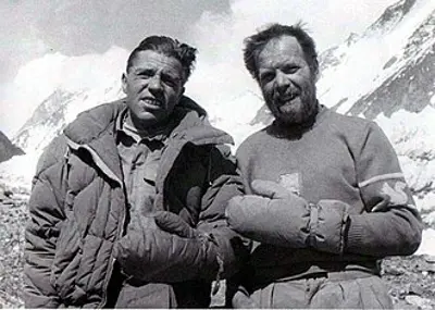 1954 a team of italian climbers became the first to reach the sum 07 31