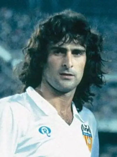 1954 mario kempes argentinian footballer and manager 07 15