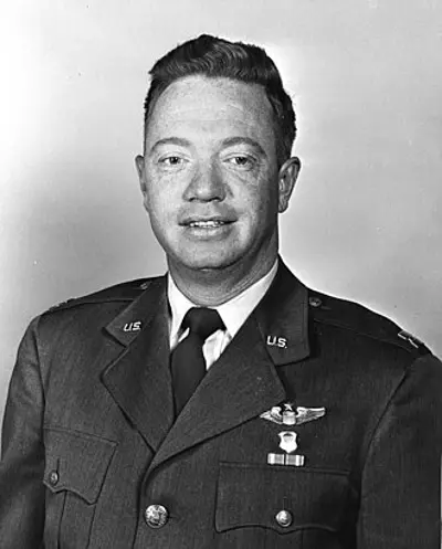 1960 joseph kittinger parachutes from a balloon over new mexico 08 16