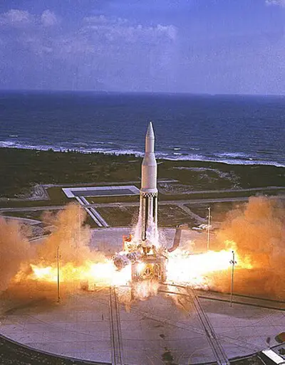 1961 nasa tests the first saturn i rocket in mission saturn apoll 10 27