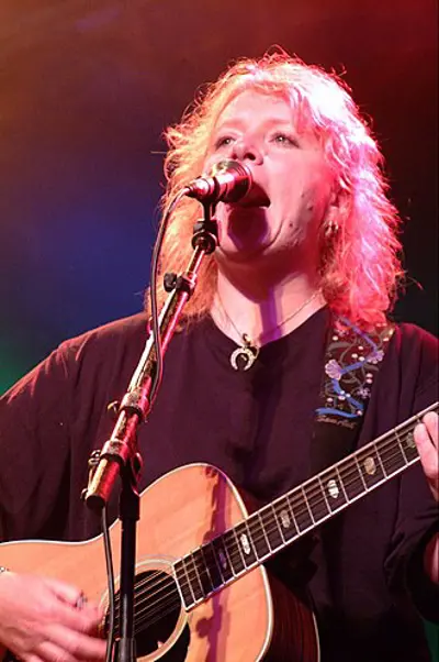 1963 emily saliers american singer songwriter and musician 07 22