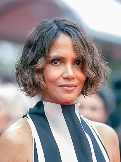 1966 halle berry american model actress and producer 08 14
