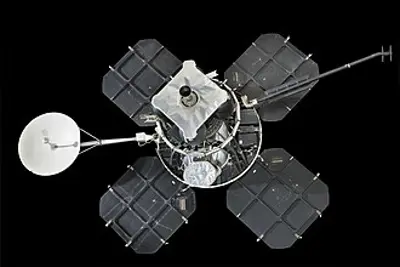 1966 lunar orbiter 1 takes the first photograph of earth from orb 08 23