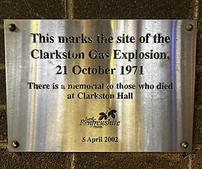 1971 a gas explosion kills 22 people at a shopping centre near gl 10 21