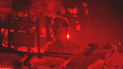 1971 liam howlett english keyboard player dj and producer 08 21