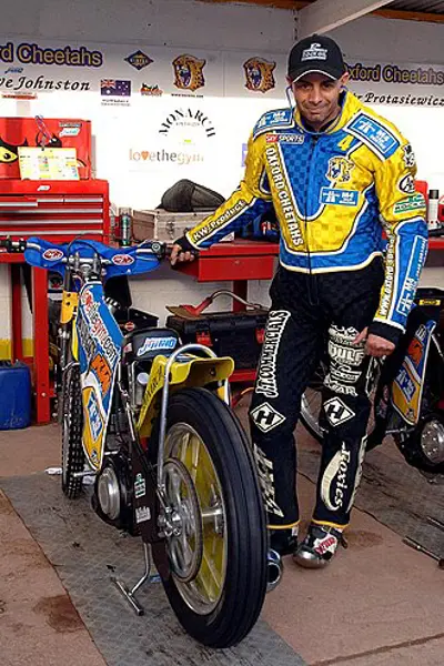 1971 steve johnston australian motorcycle racer 10 12