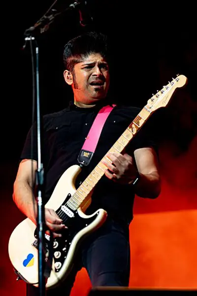 1975 ian dsa english canadian singer songwriter guitarist and 10 30