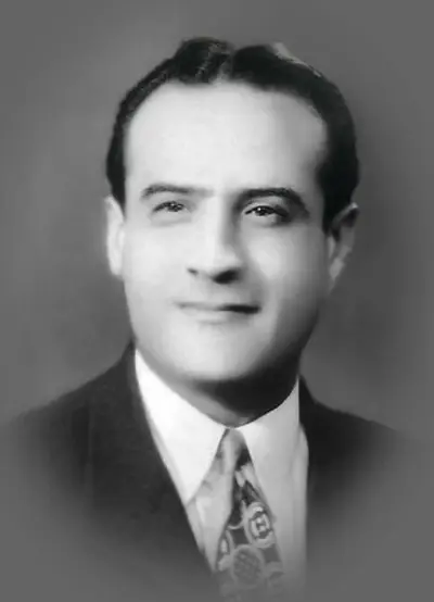 1975 izzat husrieh syrian journalist historian and academic b 11 04