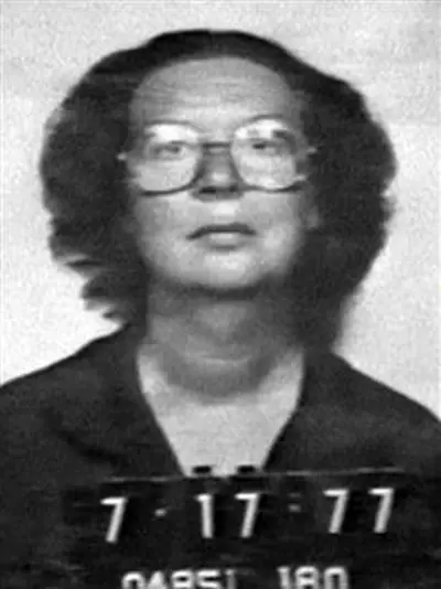 1975 sara jane moore tries to assassinate u.s