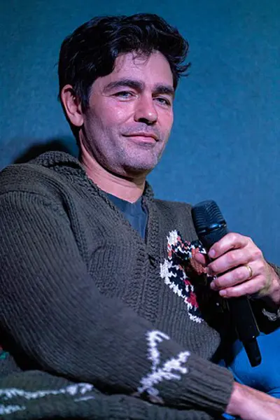 1976 adrian grenier american actor producer and screenwriter 07 10