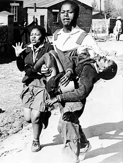 1976 soweto uprising a non violent march by 15000 students in s 06 16